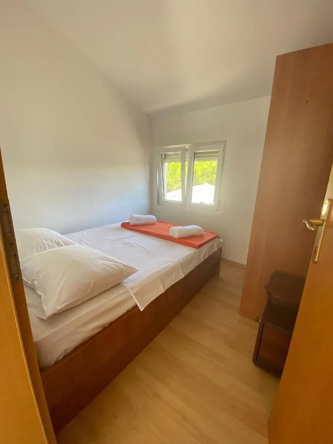 Apartmani Marija Molat 0*,